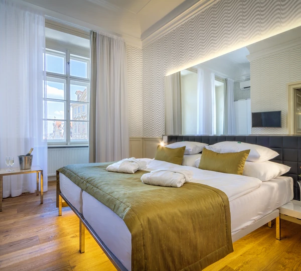 Suite with city view